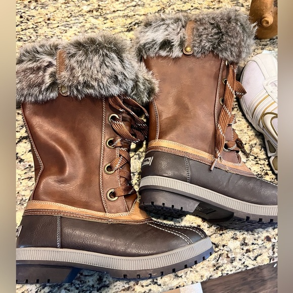 London Fog Faux Fur lined winter boots, size 9 - Picture 3 of 11